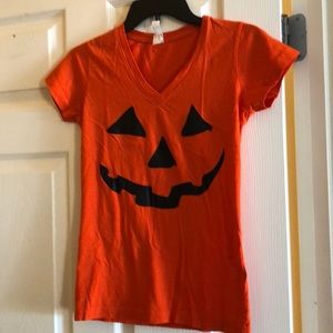 V neck pumpkin tee